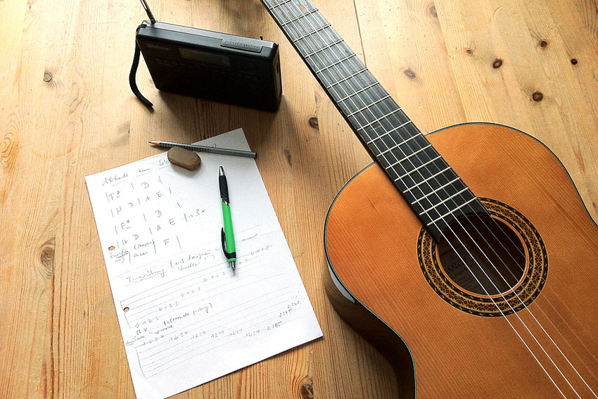Fünf Tipps, um deiner Kreativität beim Songwriting einen Schub zu geben